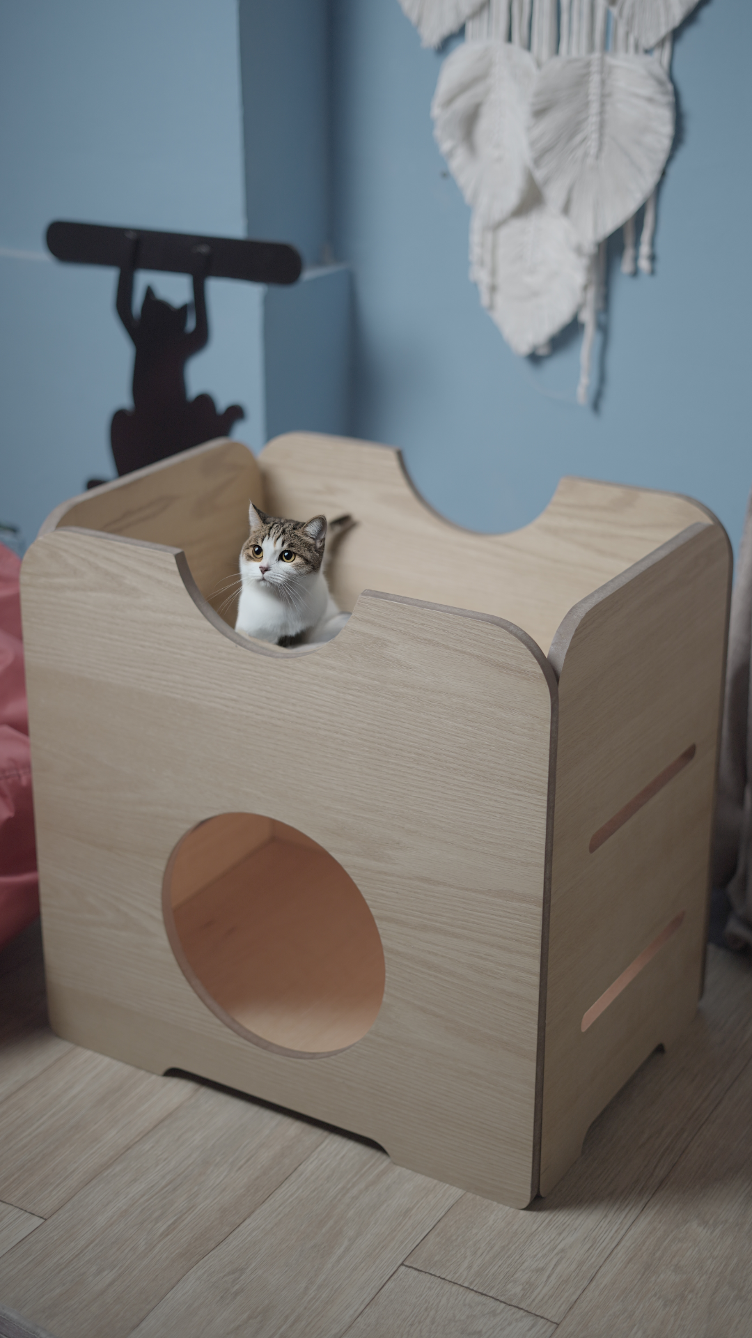 Two-levels wood CAT Bed, Suitable for lovely cats love to hide