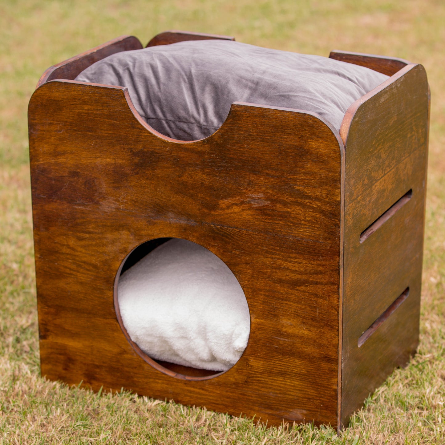 Two-levels wood CAT Bed, Suitable for lovely cats love to hide